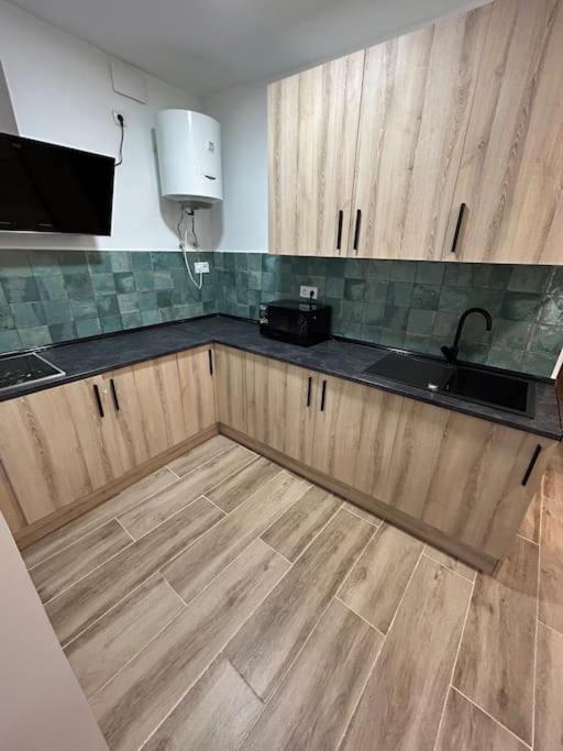 Apartamento Recien Reformado Con 5 Habitaciones Y 3 Banos Madrid Eksteriør bilde